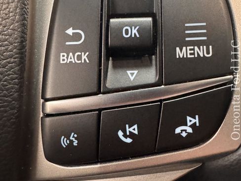 Used 2023 Ford Explorer Limited w/ Limited Technology Package image 21