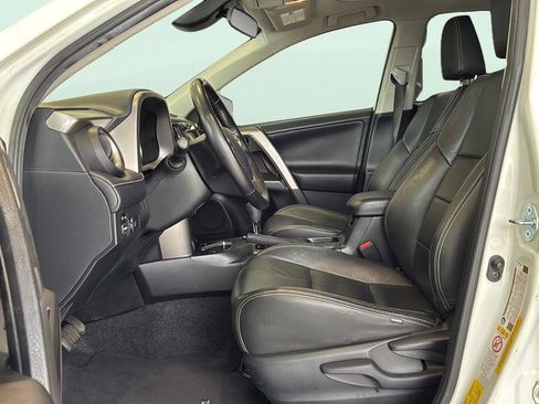 Used 2018 Toyota RAV4 XLE w/ Plus Extra Value Package FWD image 22