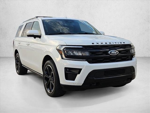 Used 2023 Ford Expedition Limited AWD/4WD image 3