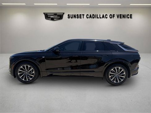 Used 2024 Cadillac Lyriq Sport AWD/4WD image 6