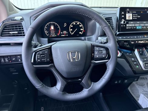 Used 2026 Honda Odyssey Elite image 11