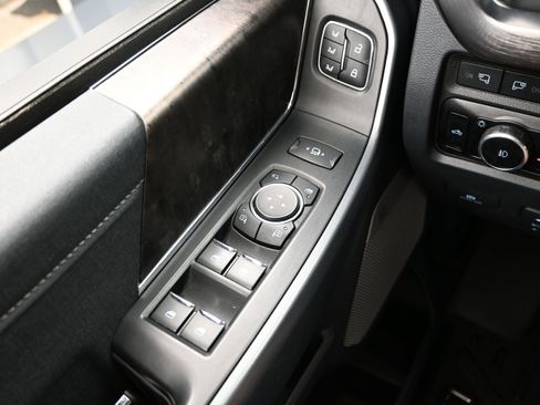 Used 2024 Ford F350 Lariat w/ Lariat Ultimate Package AWD/4WD image 25