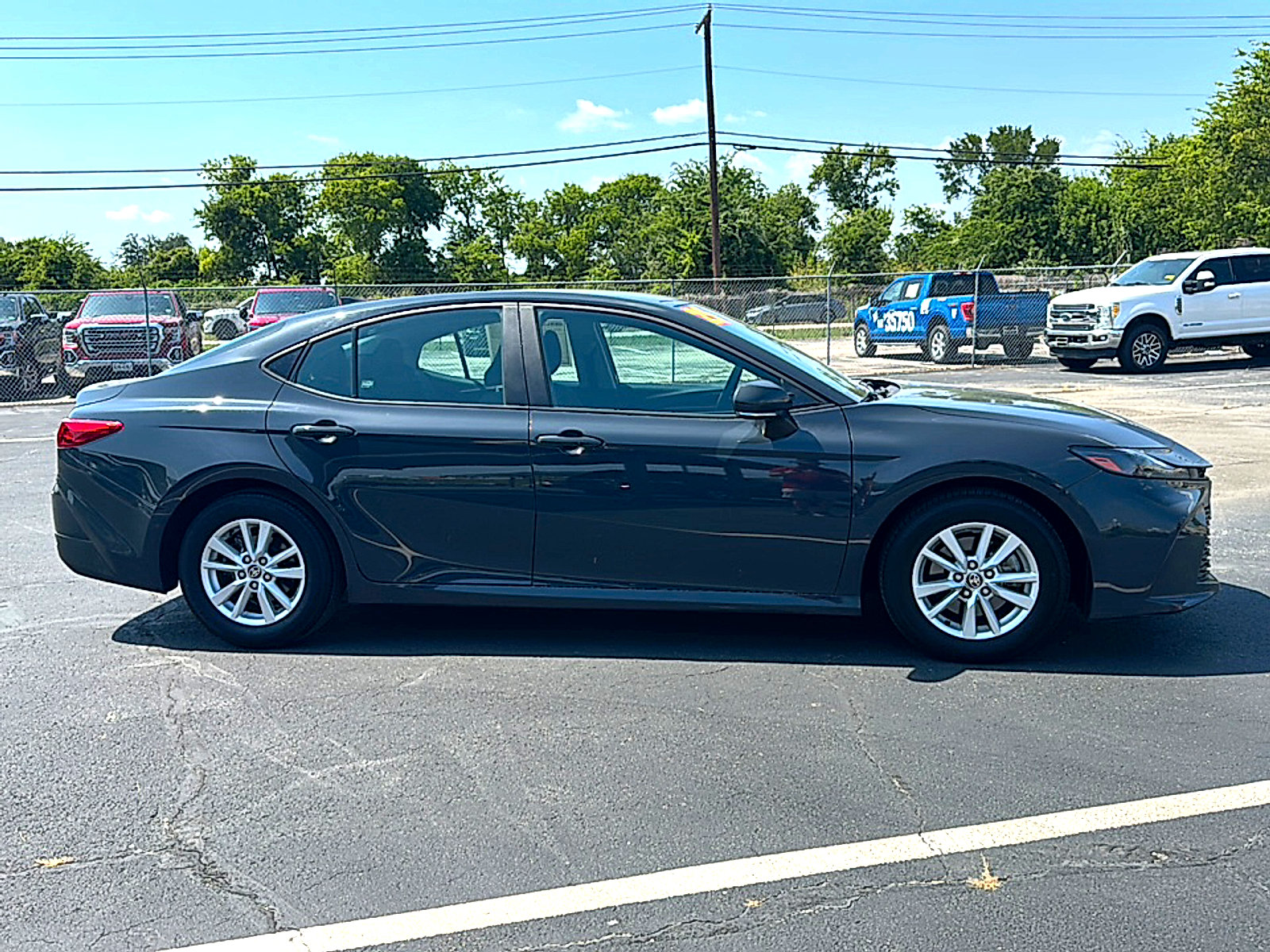 Used 2025 Toyota Camry LE FWD image 9