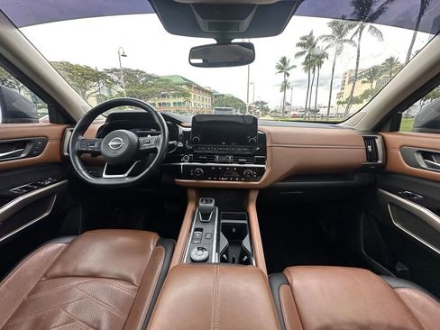 Used 2022 Nissan Pathfinder Platinum w/ Lighting Package (N92) image 10