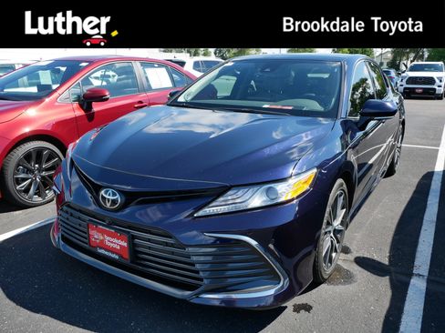 Used 2021 Toyota Camry XLE FWD image 1