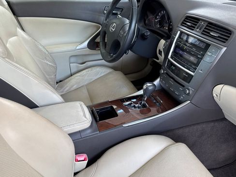 Used 2010 Lexus IS 250 RWD image 19