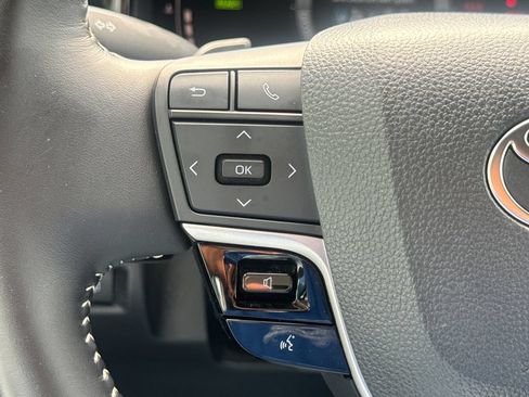 Used 2025 Toyota Camry SE FWD image 30