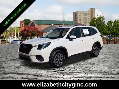 Used 2023 Subaru Forester Premium image 1