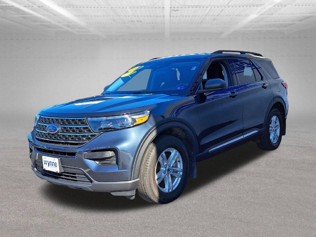 Used 2023 Ford Explorer XLT AWD/4WD image 4