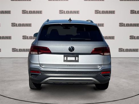 Used 2024 Volkswagen Taos SE image 4
