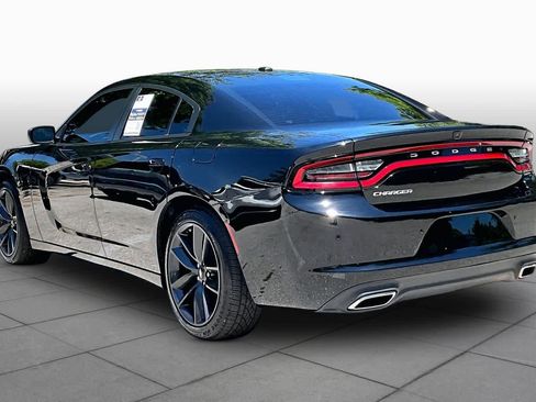 Used 2019 Dodge Charger SXT w/ Leather Interior Group RWD image 12