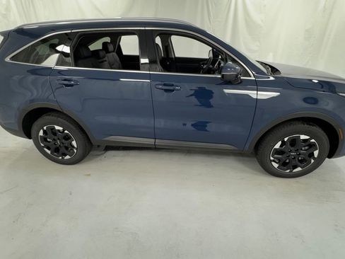 New 2026 Kia Sorento S AWD/4WD image 2