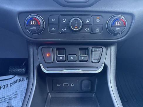 Certified 2021 GMC Terrain SLE w/ Driver Convenience Package image 27