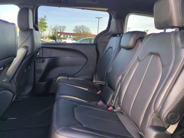 New 2026 Chrysler Pacifica Select FWD image 14