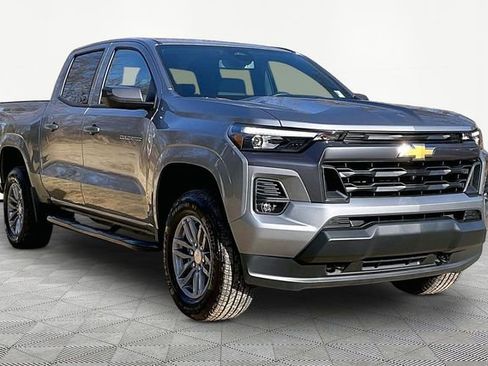 Used 2025 Chevrolet Colorado LT w/ LT Convenience Package image 1