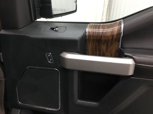 Used 2020 Ford F150 Lariat w/ Equipment Group 502A Luxury image 26