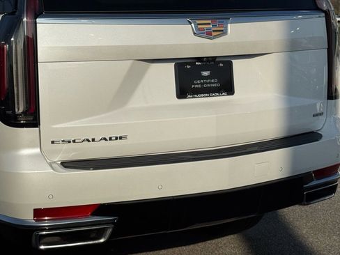 Certified 2023 Cadillac Escalade Premium Luxury w/ Performance Package image 8