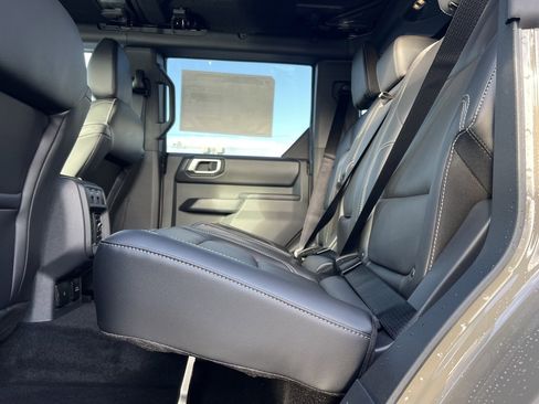 New 2025 Ford Bronco Outer Banks w/ Sasquatch Package image 31