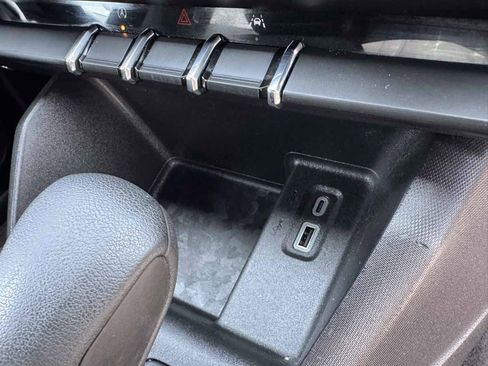 Used 2024 Chevrolet Colorado W/T RWD image 16