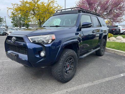 Used 2018 Toyota 4Runner SR5 Premium AWD/4WD image 4