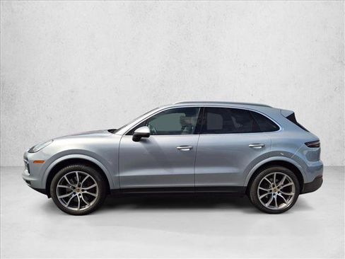 Used 2023 Porsche Cayenne AWD/4WD image 5