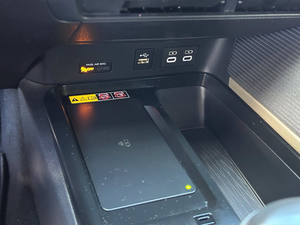 Used 2025 Toyota Camry SE FWD image 25