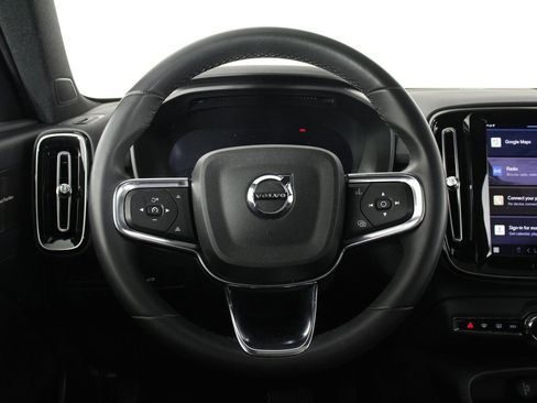 Used 2023 Volvo XC40 Recharge Ultimate image 8