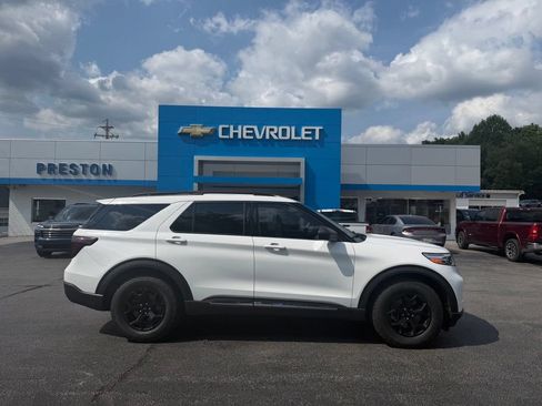 Used 2020 Ford Explorer XLT w/ Comfort Package AWD/4WD image 1