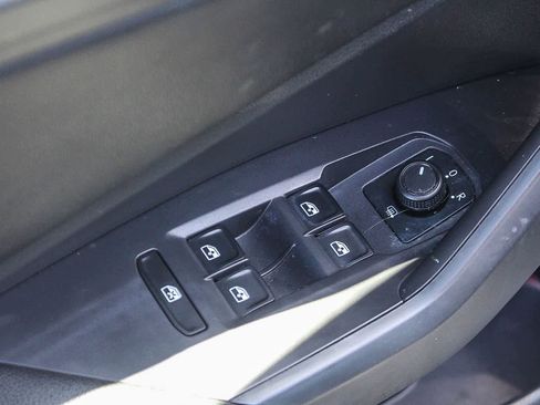 Used 2019 Volkswagen Jetta SEL image 27