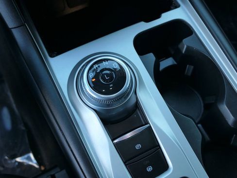 Used 2022 Ford Explorer XLT image 23