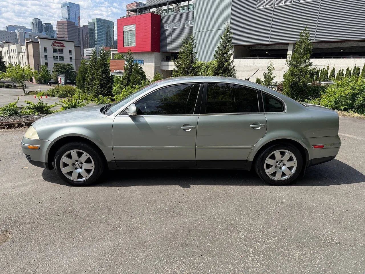 Used 2005 Volkswagen Passat GL FWD image 8