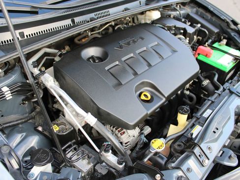 Used 2014 Toyota Corolla S image 32