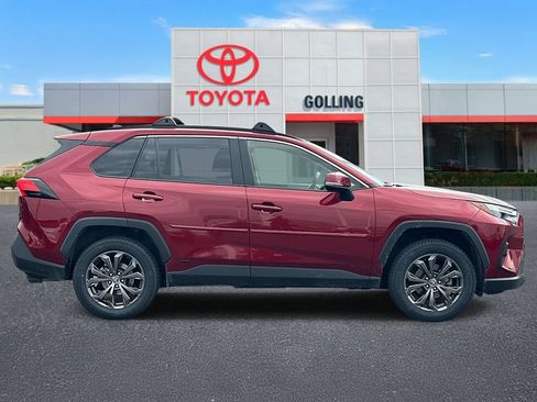 Used 2025 Toyota RAV4 XLE Premium w/ Weather Package AWD/4WD image 6
