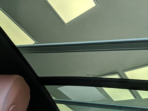 Used 2021 Audi Q5 Prestige image 32