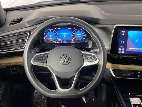 Used 2024 Volkswagen Atlas Cross Sport SE image 16