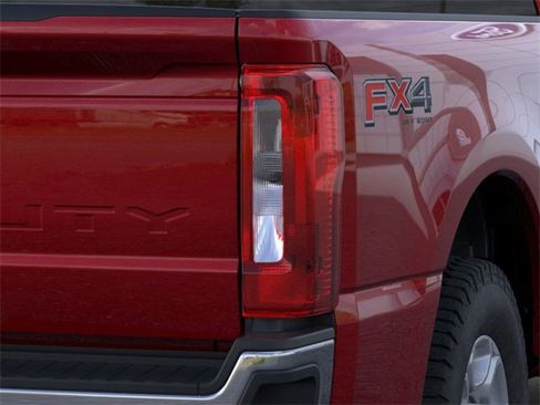 New 2026 Ford F350 XLT w/ FX4 Off-Road Package image 21