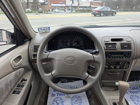 Used 2000 Toyota Corolla VE FWD image 9