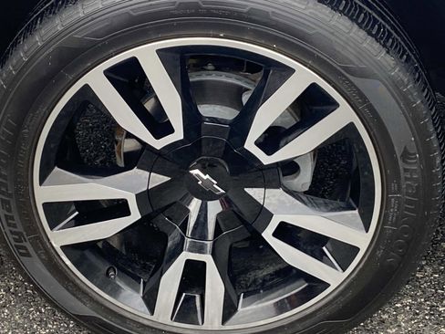 Used 2018 Chevrolet Tahoe LT w/ RST Edition image 29