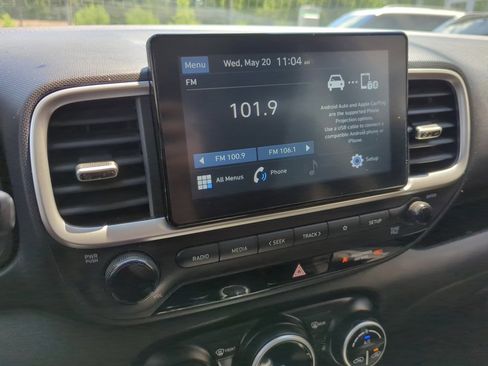 Used 2020 Hyundai Venue SEL FWD image 18