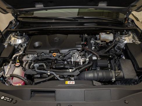 Used 2019 Toyota Avalon Limited image 19