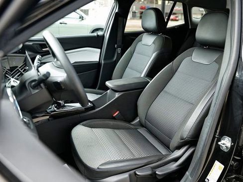 Used 2024 Chevrolet Trax LT image 19