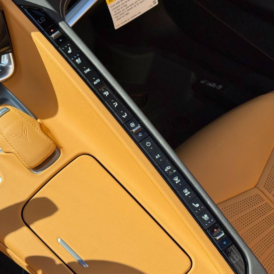 Used 2021 Chevrolet Corvette Stingray Preferred Conv w/ Z51 Performance Package RWD image 20