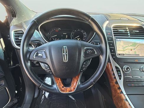 Used 2017 Lincoln MKX Reserve AWD/4WD image 22
