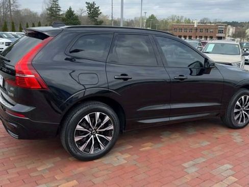 Used 2024 Volvo XC60 B5 Core w/ Protection Package Premier image 3