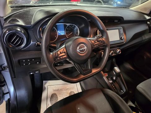 Used 2023 Nissan Kicks S FWD image 4