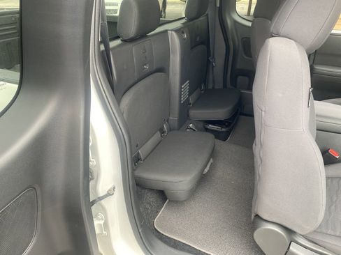 Used 2022 Nissan Frontier S w/ Technology Package image 17