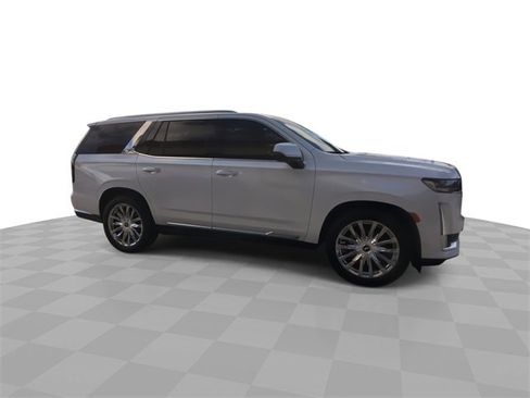 Certified 2022 Cadillac Escalade Premium Luxury w/ Performance Package image 17