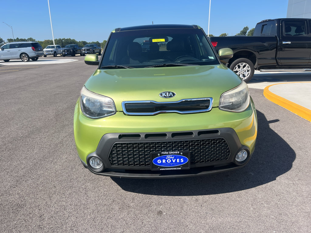 Used 2015 Kia Soul + w/ Primo Package FWD image 2