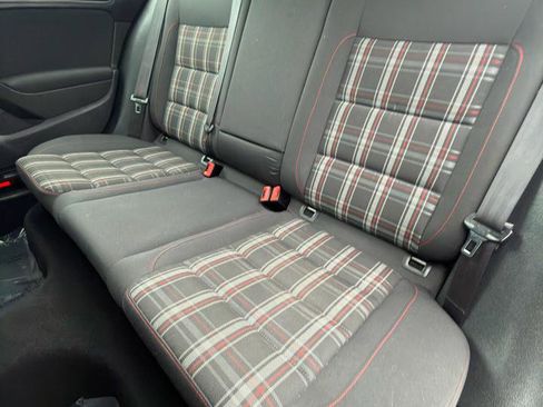 Used 2013 Volkswagen GTI 4-Door image 39