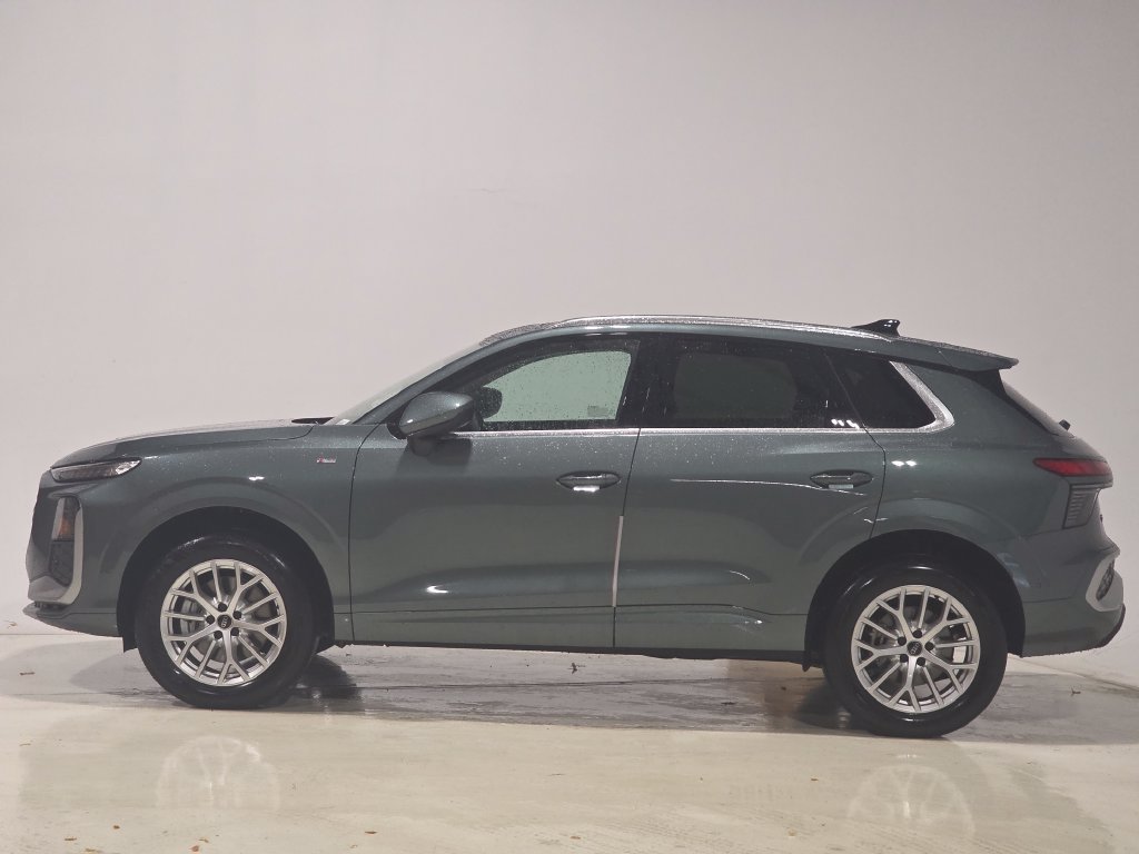 New 2026 Audi Q3 quattro 2.0T AWD/4WD image 3